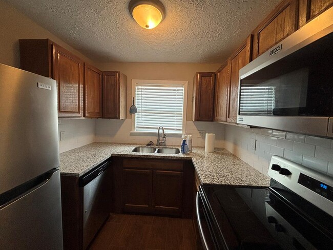 Building Photo - 207 Frawley St