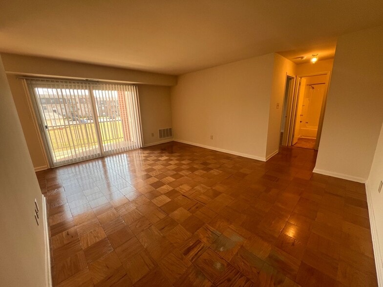 Interior Photo - Summit Square Apartments