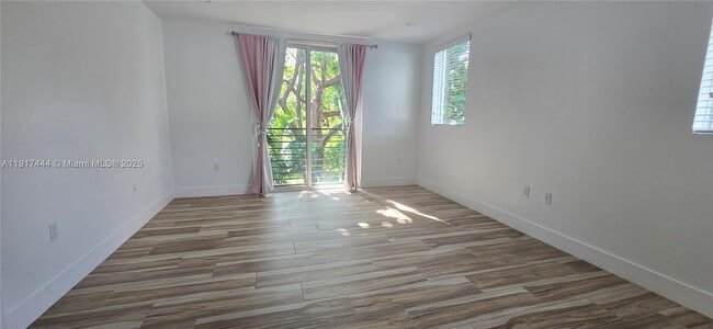 Building Photo - 3620 Thomas Ave