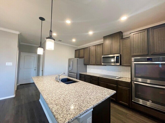 Building Photo - 16612 Brogan Ln