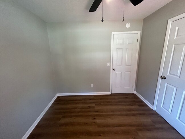 Building Photo - 4539 Bluff Rd