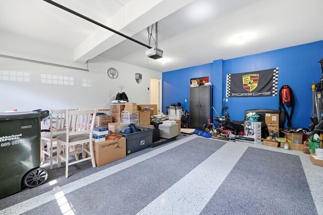 Building Photo - 4435 Sunset Dr