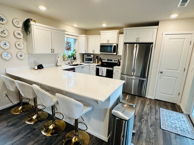 Building Photo - Beautiful Nearly New Ridgefield Home