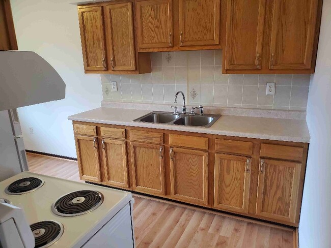 Building Photo - 1716 E 80th St