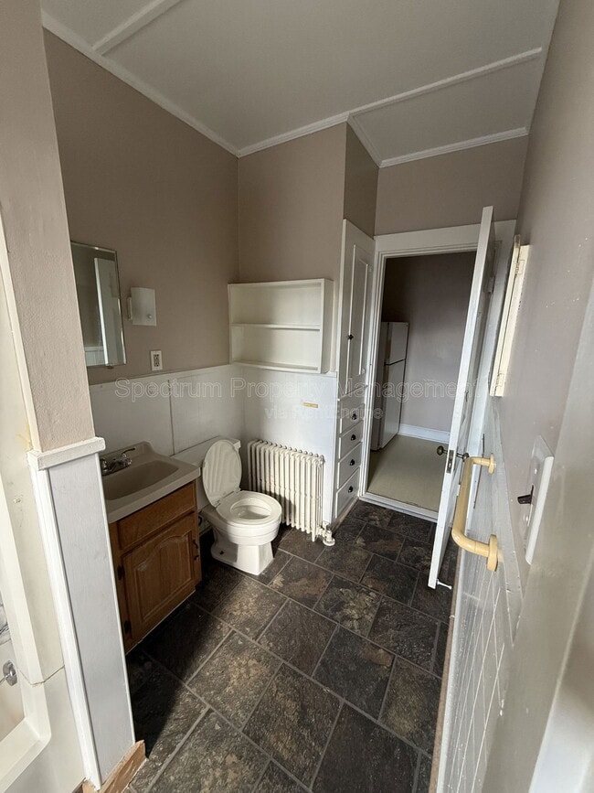 Building Photo - 40 Pleasant St