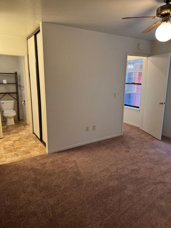 Building Photo - 2 Bedroom Home