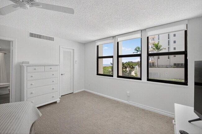Building Photo - 2800 N Ocean Dr