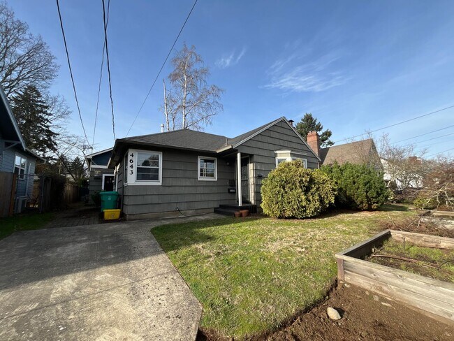 Building Photo - 4643 NE 38th Ave