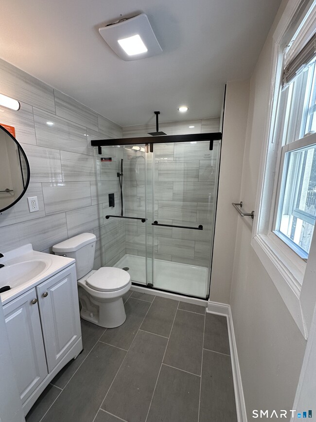 Building Photo - 34 Bulkeley Pl