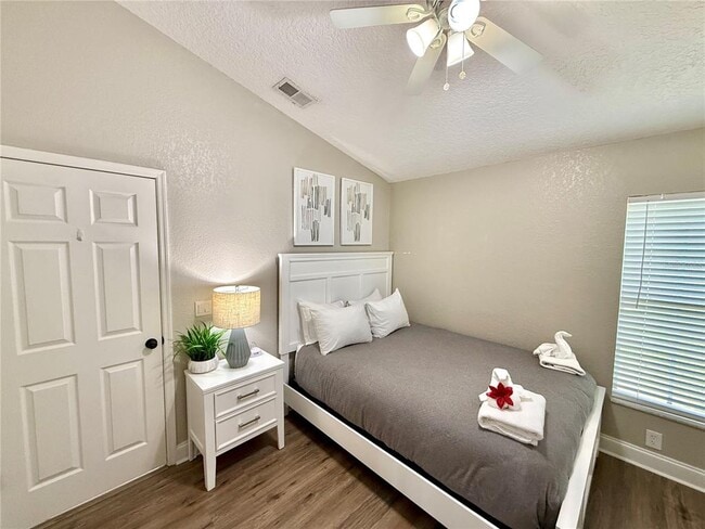 Building Photo - 102 Titan Dr