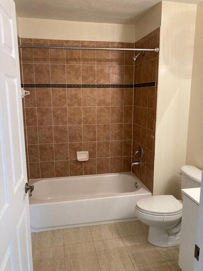 Building Photo - 432 Airport Rd