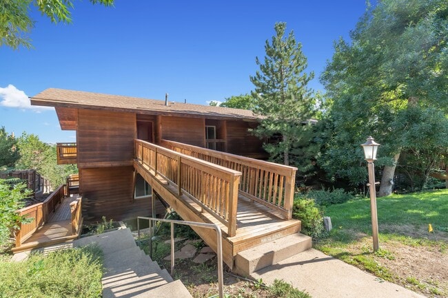 Floorplan - 815 Dewey Ave