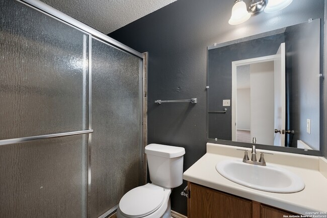 Building Photo - 15414 Legend Springs Dr