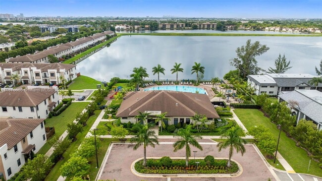 Building Photo - 403 NE 212th St