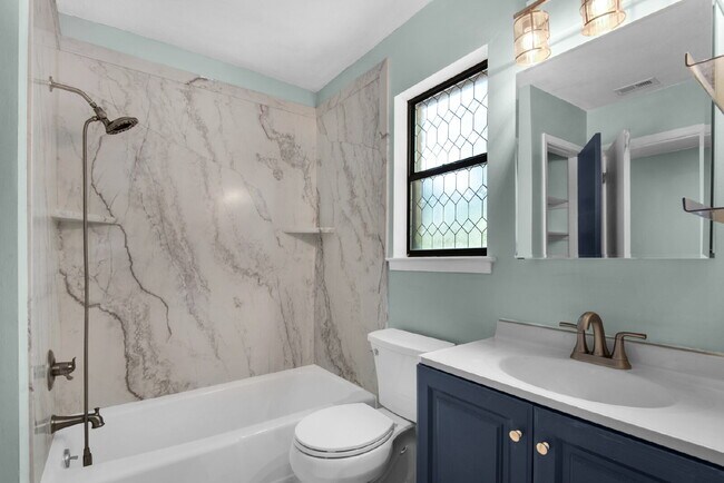 Building Photo - "Charming 2-Bed Townhouse Retreat in Fort ...