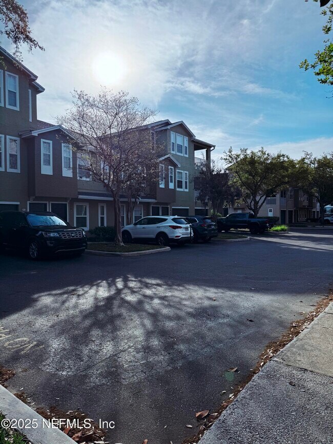 Building Photo - 10075 GATE N Pky
