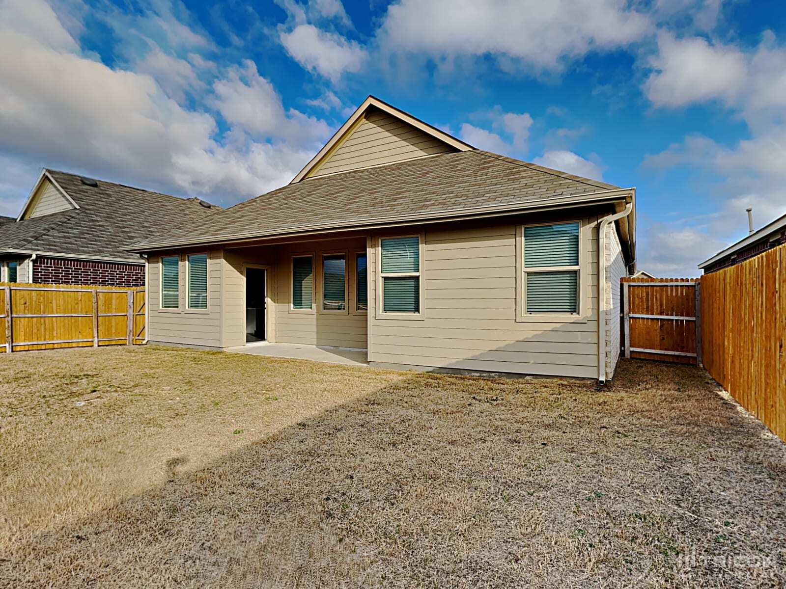 Building Photo - 2513 Starwater Dr