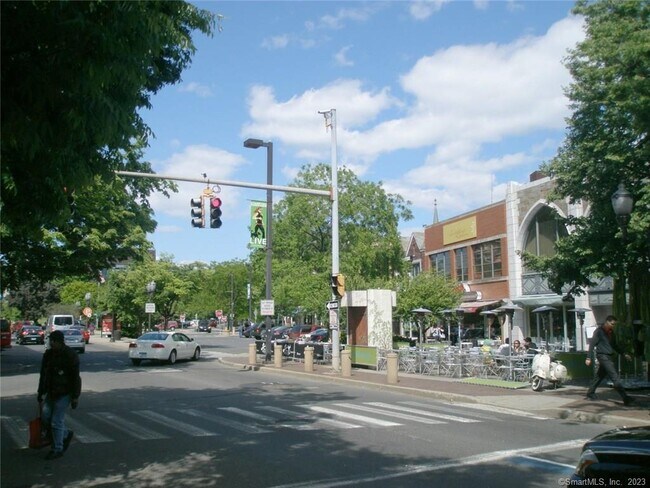 Building Photo - 60 Strawberry Hill Ave
