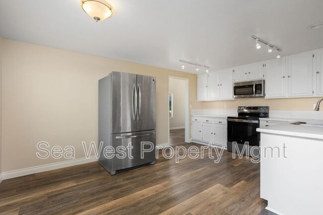 Building Photo - 1366 Eldean Ln