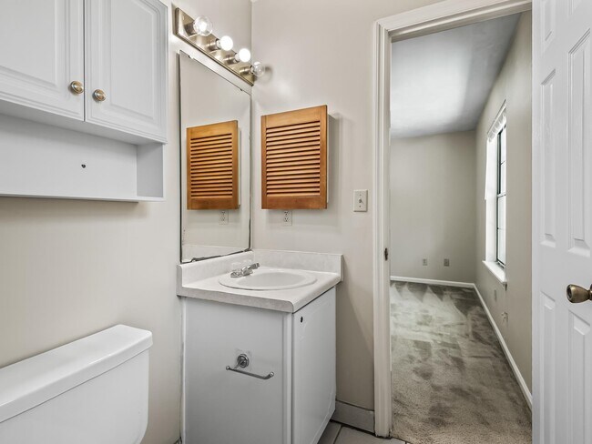 Building Photo - 8760 Minnow Creek Dr