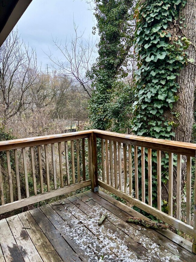 Building Photo - 426-428 Sioux Trail