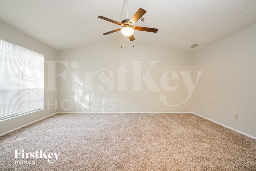 Building Photo - 248 Hickory Trail