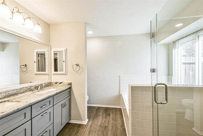 Building Photo - 22630 Round Valley Dr