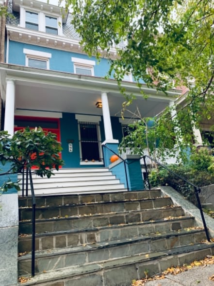 Primary Photo - 2807 Ontario Rd NW