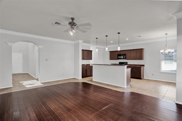 Building Photo - 2138 Meadow View Dr