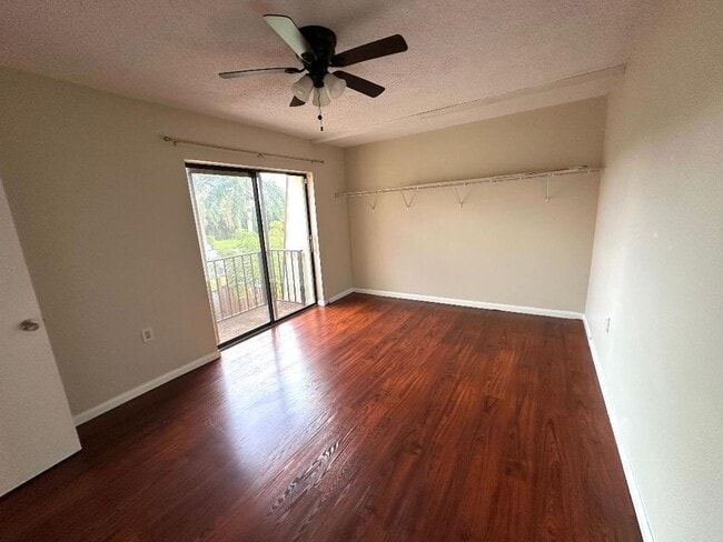 Building Photo - 1006 10th Ln