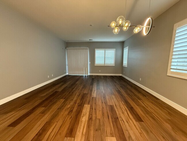 Building Photo - Beautiful single story Toll Brothers Home in The Prestiges Stonebrook Community