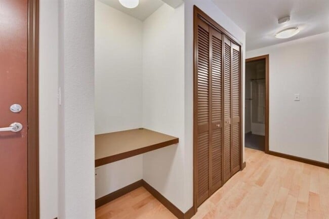 Building Photo - 1 bedroom in Seattle WA 98103