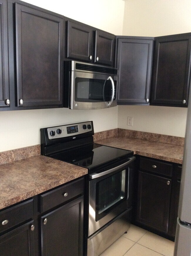 Building Photo - Unique Downtown York Apartment! 2 full baths!