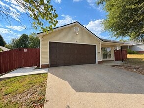 Building Photo - 2678 Brookside St