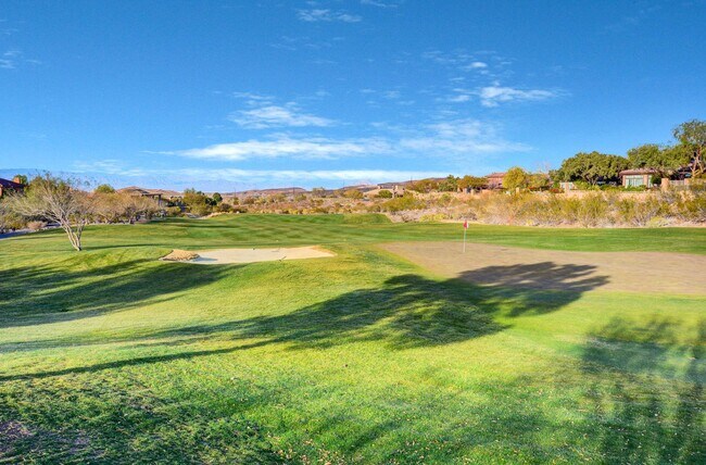 Building Photo - Anthem country Club Golf Community Beauty