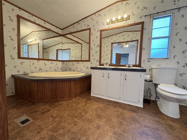 Building Photo - 2478 Hintz Rd