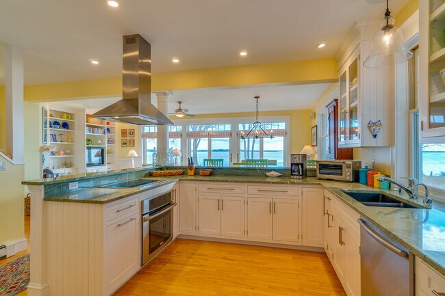 Building Photo - 14 Artist Point Rd