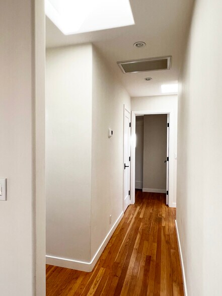 Building Photo - 144 San Rafael Ave