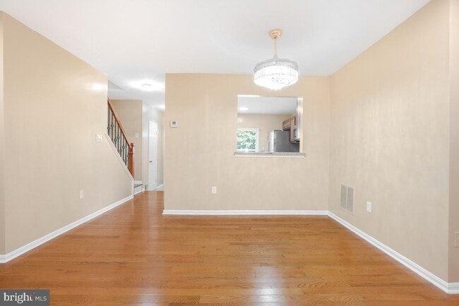 Building Photo - 8 Almanac Ct