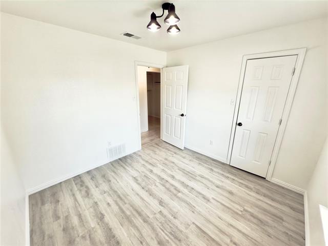 Building Photo - 1615 Fairfield Cir