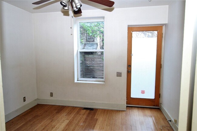 Building Photo - Bright and spacious one bedroom unit with ...