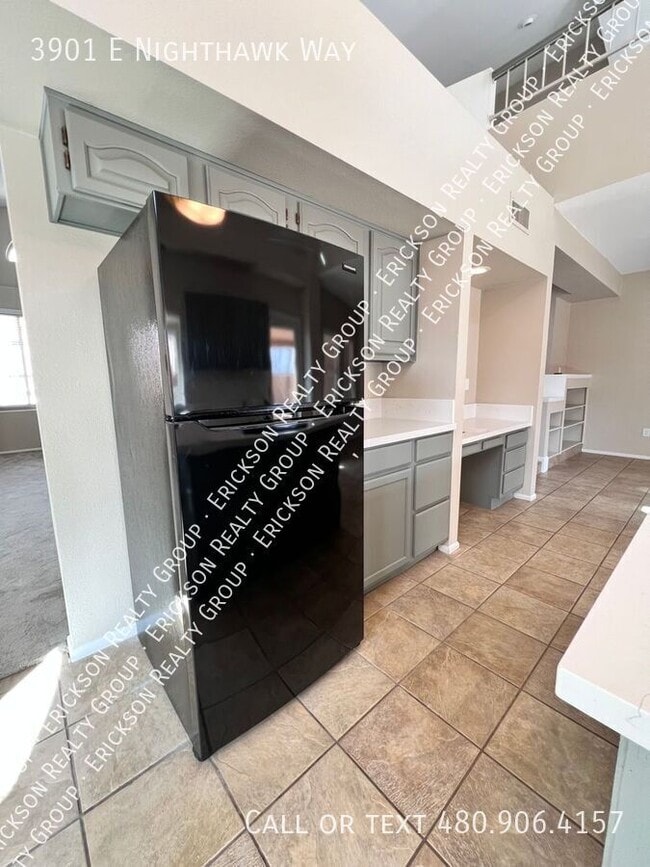 Building Photo - 3901 E Nighthawk Wy