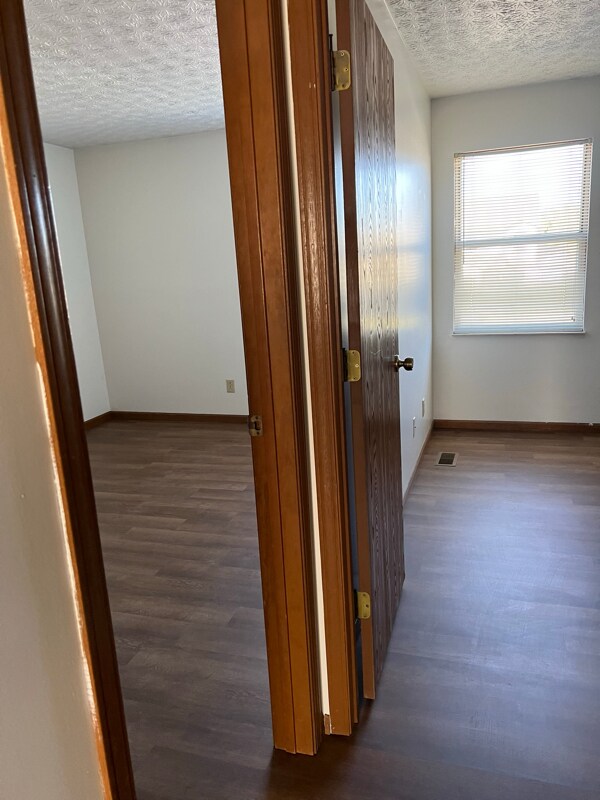 Building Photo - 7193 Feather Ct