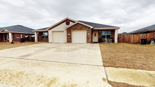 Building Photo - 1307 Loyal Ln