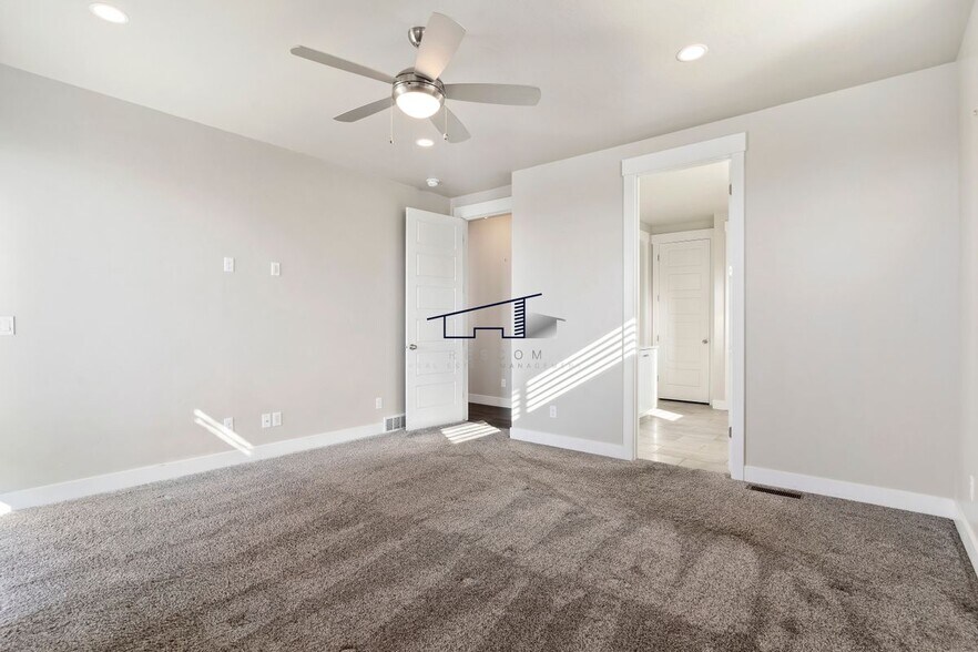 Building Photo - 369 Clark Cir