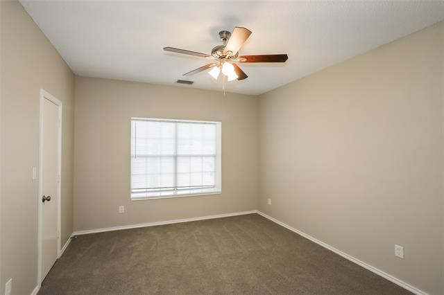 Building Photo - 4121-4121 One Pl Ln