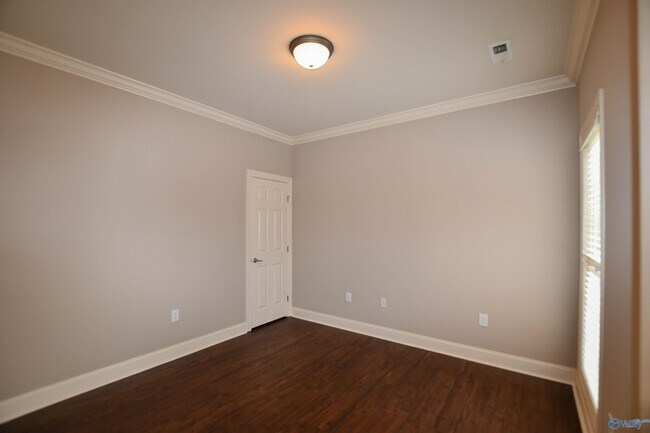 Building Photo - 260 Old Overton Dr