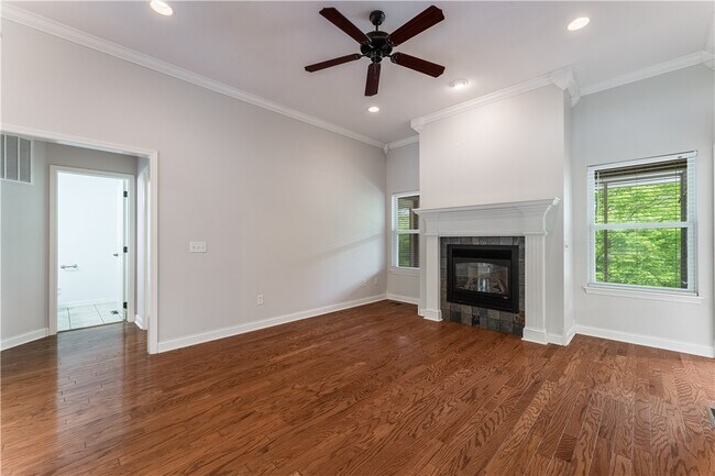 Building Photo - 32 Latshaw Dr