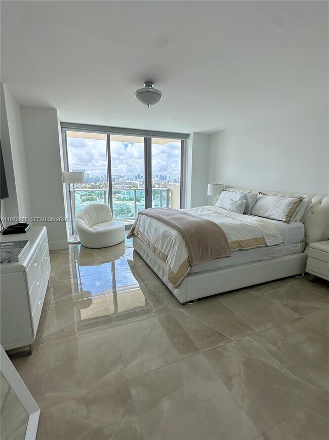 Building Photo - 1455 Ocean Dr