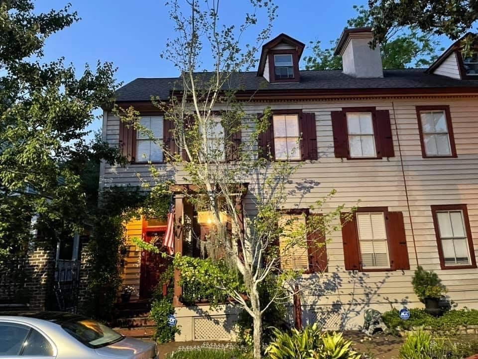 Entire home-Studio is 3rd floor dormir apt - 540 E Taylor St